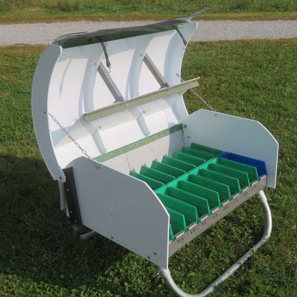 Billy Goat Mineral Buffet Feeder